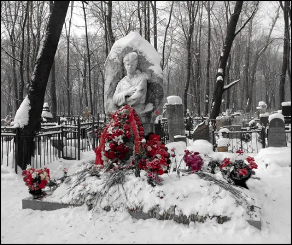 "Не умру я, мой друг, никогда..." Сергею Есенину