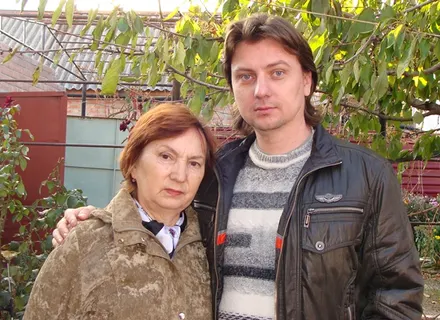 Присядь со мною рядом, дорогая мама...